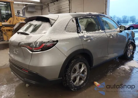 2023 Honda Hr-V Awd Lx z USA, uszkodzony, nr VIN 3CZRZ2H3XPM702304